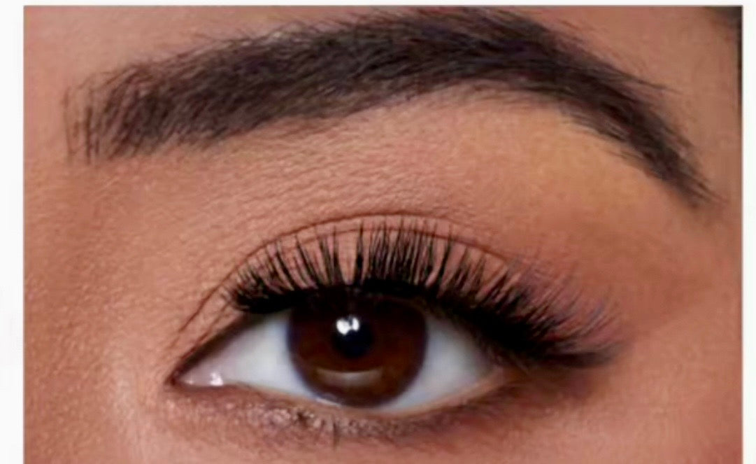 Envoûtante Naiya Paris